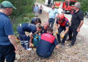 Ordu Ünye’de ATV Uçuruma Yuvarlandı: 2 Yaralı