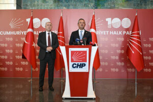 13 ZAFER PARTISI GENEL BASKANI OZDAG CHP GENEL BASKANI OZELI ZIYARET ETTI