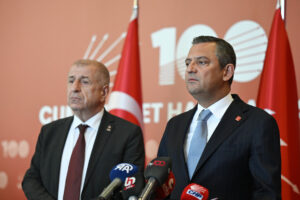 14ZAFER PARTISI GENEL BASKANI OZDAG CHP GENEL BASKANI OZELI ZIYARET ETTI