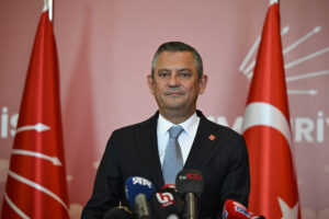 15ZAFER PARTISI GENEL BASKANI OZDAG CHP GENEL BASKANI OZELI ZIYARET ETTI