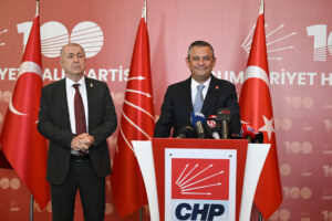 17 ZAFER PARTISI GENEL BASKANI OZDAG CHP GENEL BASKANI OZELI ZIYARET ETTI