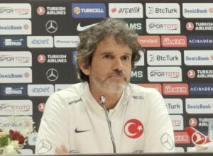 A Milli Takım’da Tarihi Birliktelik: “Montella’nın Forveti Tüm Takım!”