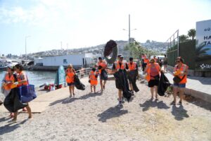 BODRUMDA DALGICLAR DENIZ DIBINDEN 213 KILOGRAM ATIK CIKARDI 8