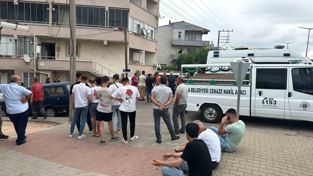 CANAKKALEDE BIR BABA ESINI VE COCUGUNU OLDURUP INTIHAR ETTI 2