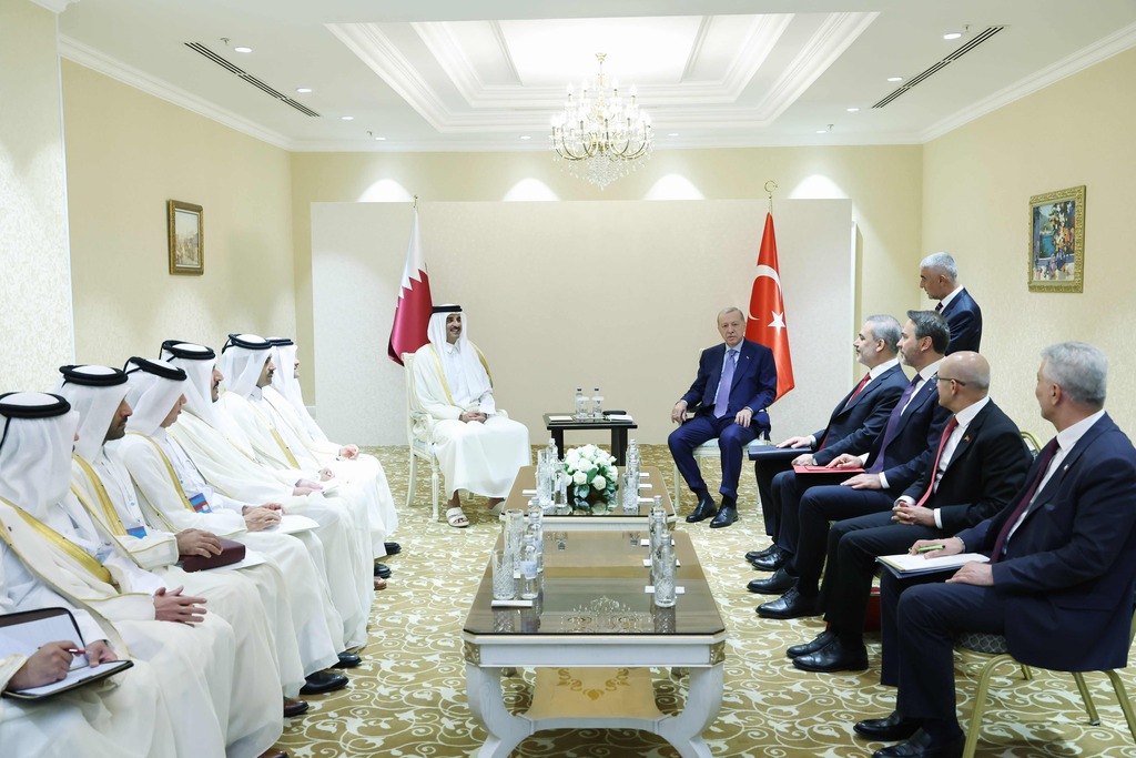 CUMHURBASKANI ERDOGAN KATAR EMIRI AL SANI ILE BIR ARAYA GELDI 3 min