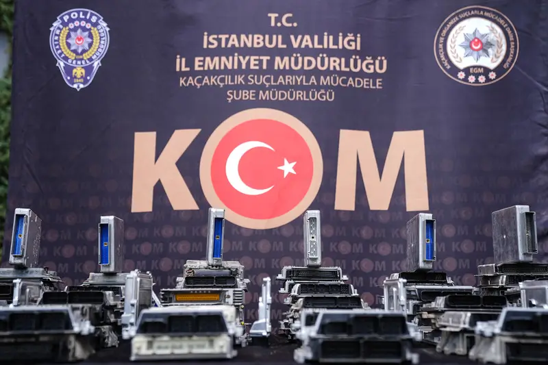 ISTANBULDA YURT DISINDAN KACAK YOLLARLA ARAC PARCASI GETIREN 1 SUPHELI YAKALANDI 3