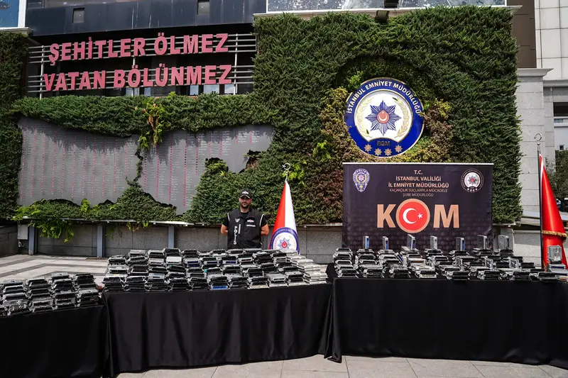 ISTANBULDA YURT DISINDAN KACAK YOLLARLA ARAC PARCASI GETIREN 1 SUPHELI YAKALANDI 7