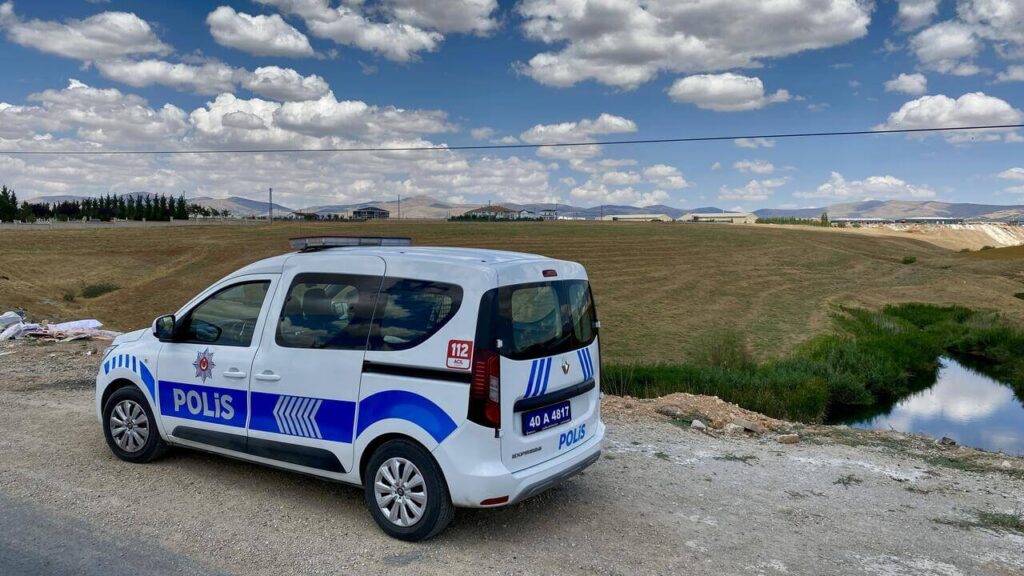 KIRSEHIRDE GOLET KENARINDAKI BAZADA ERKEK CESEDI BULUNDU 2
