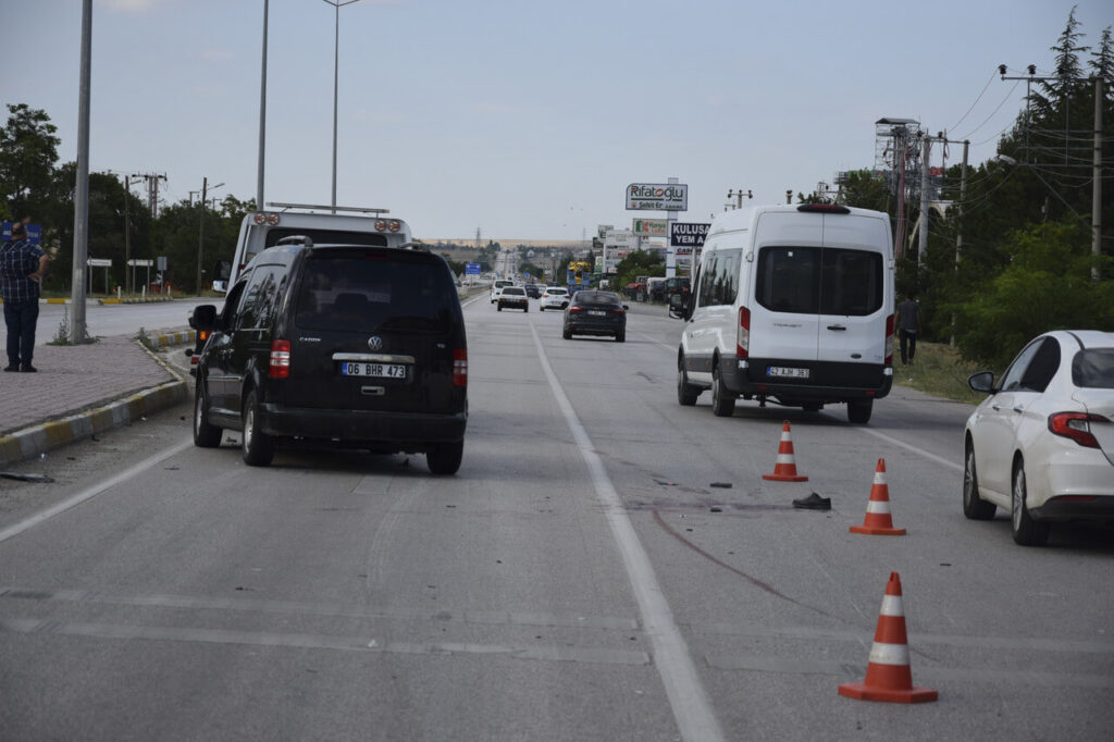 KONYADA ARACIN CARPTIGI ELEKTRIKLI BISIKLET SURUCUSU OLDU