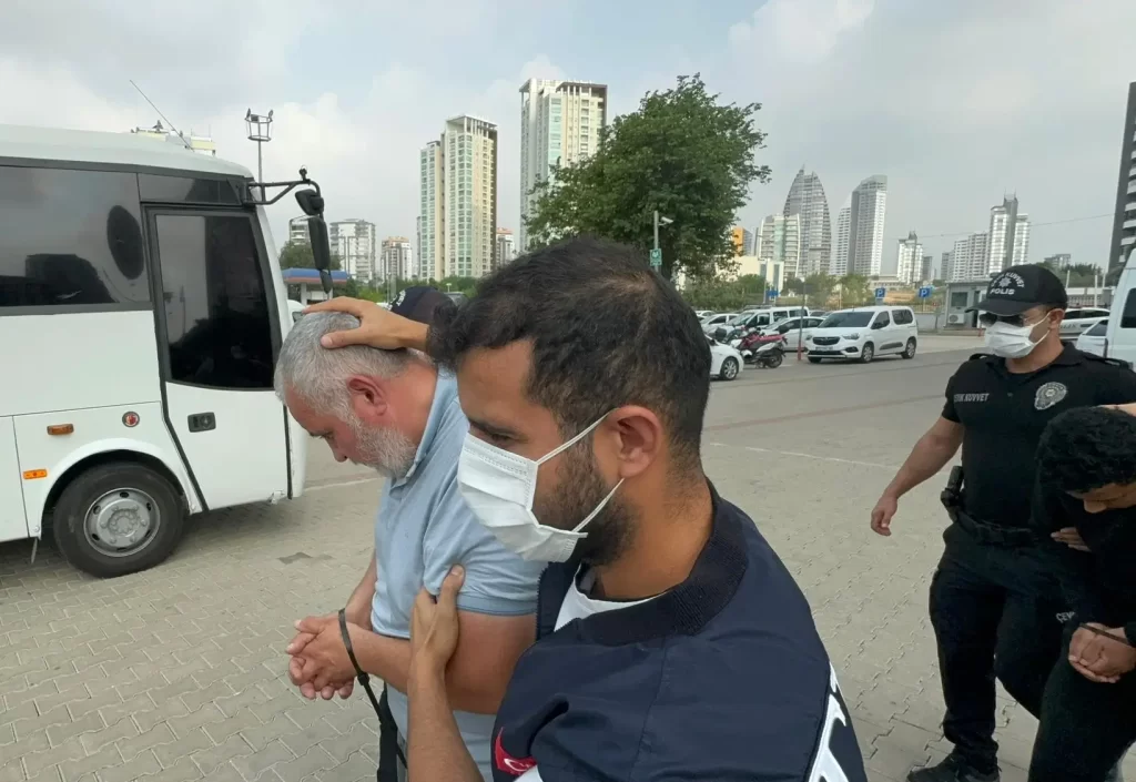 MERSINDE DEASA YONELIK GURZ1 OPERASYONUNDA YAKALANAN 9 ZANLIDAN 4U TUTUKLANDI 1