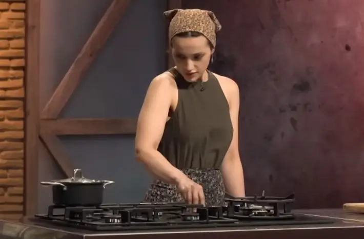 Masterchef Eda kimdir kac yasinda Masterchef Eda caglayan evli mi yasi aslen nereli Hamaratli Eller 4