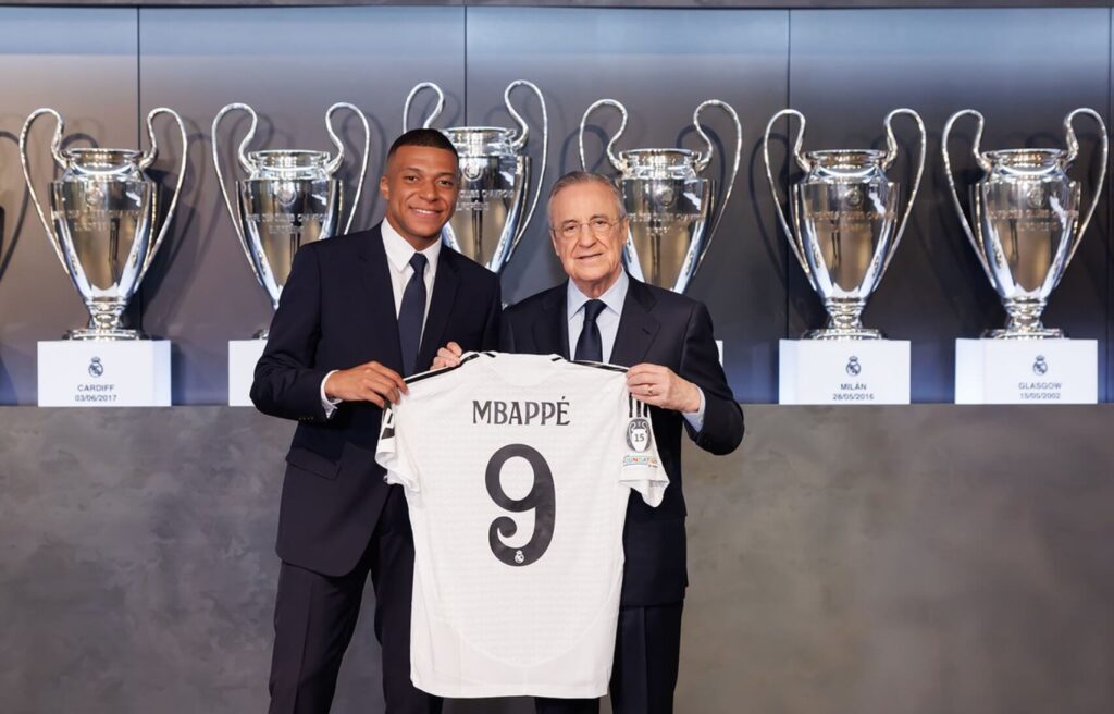 REAL MADRID MBAPPEYI RENKLERINE BAGLADI
