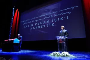 SANATCI KENAN ISIK ICIN AKMDE TOREN DUZENLENDI 11 800x533