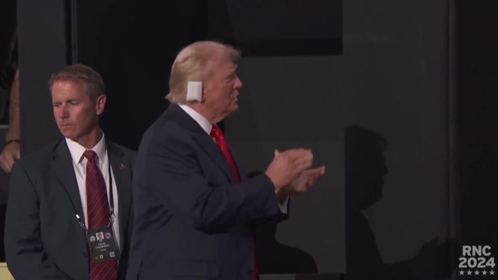 Trump, Suikast Girişiminin Ardından Milwaukee’de Sahne Aldı
