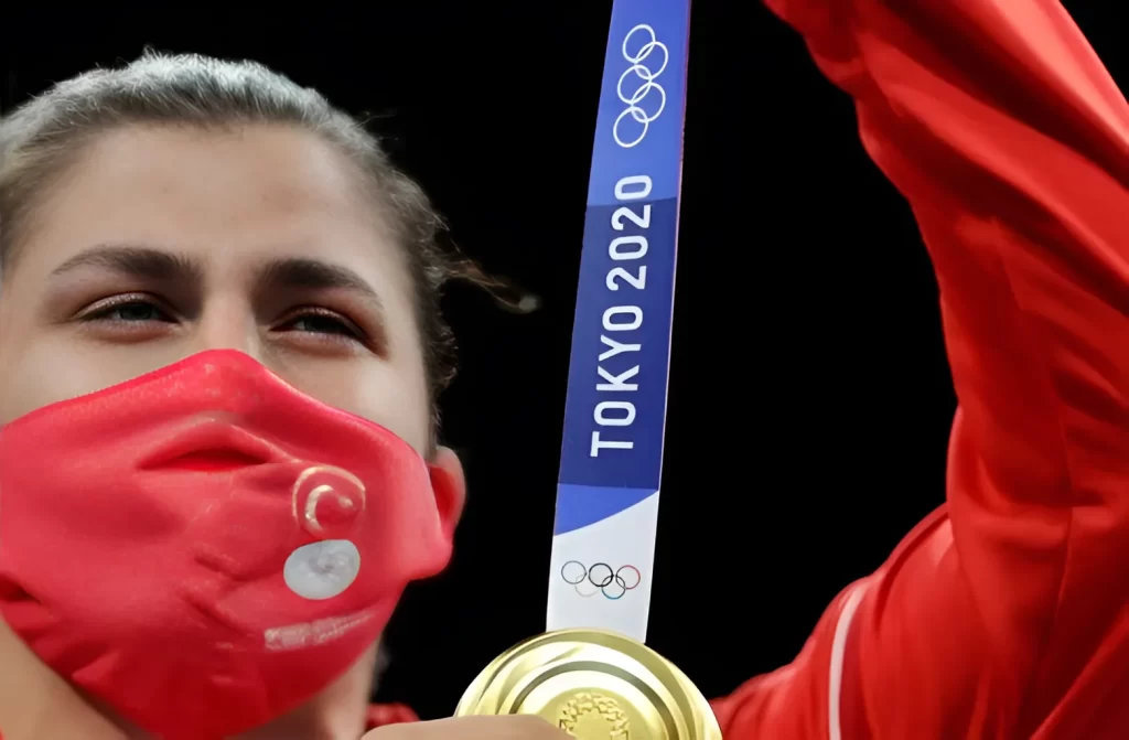 Busenaz Sürmeneli kimdir ve nereli, kaç yaşında? Busenaz Sürmeneli kaç şampiyonluğu var?