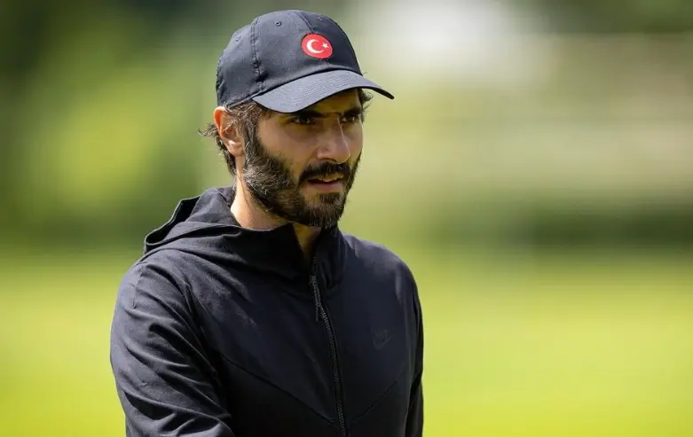 hamit altintop kovuldu mu gitti miayrildi mi 2