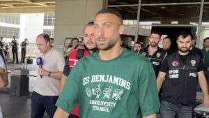Cenk Tosun, Fenerbahçe İçin İstanbul’da!