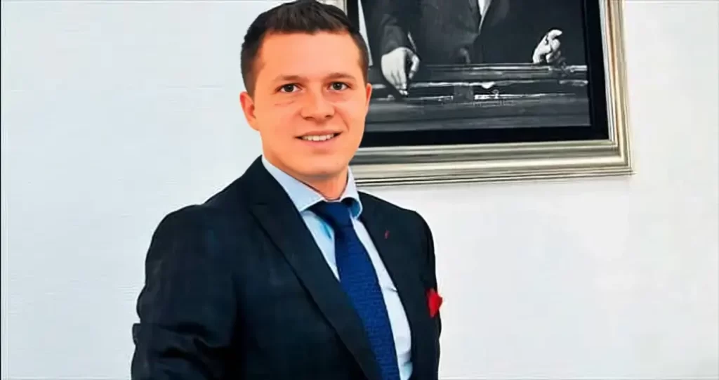 oguz ozmen kimdir sevgilisi kim kac yasinda ne is yapiyor