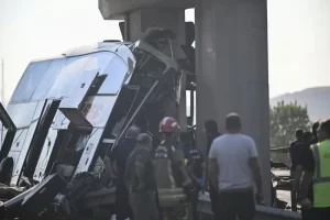 Ankara’da Yolcu Otobüsü Köprü Ayağına Çarptı: 9 Ölü, 26 Yaralı