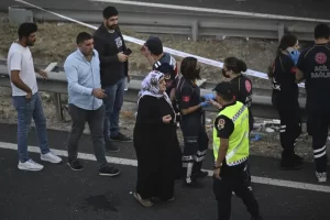 35357265 ANKARADA SEYIR HALINDEKI YOLCU OTOBUSU KOPRU AYAGINA CARPTI5