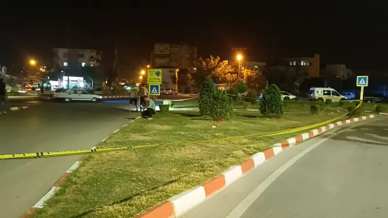 ADANADA BICAKLI KAVGADA 1 KISI YARALANDI 2