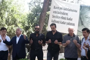 Çolpan İlhan’ın 88. Doğum Günü Anısına Zincirlikuyu Mezarlığı’nda Tören Düzenlendi