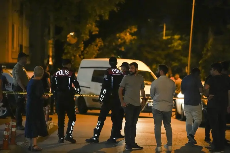 ESKI BAKAN SENERIN OGLU BEDIRHAN SENER REHIN ALDIGI ANNEANNESINI SILAHLA VURARAK OLDURDU