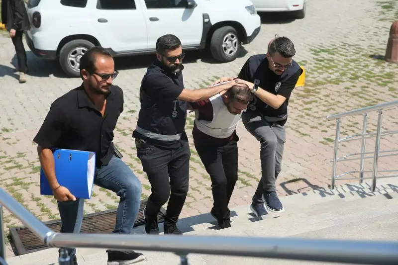 KARSTA ARANAN CINAYET ZANLISI IRANA KACMAK ISTERKEN TIRDA YAKALANDI 1