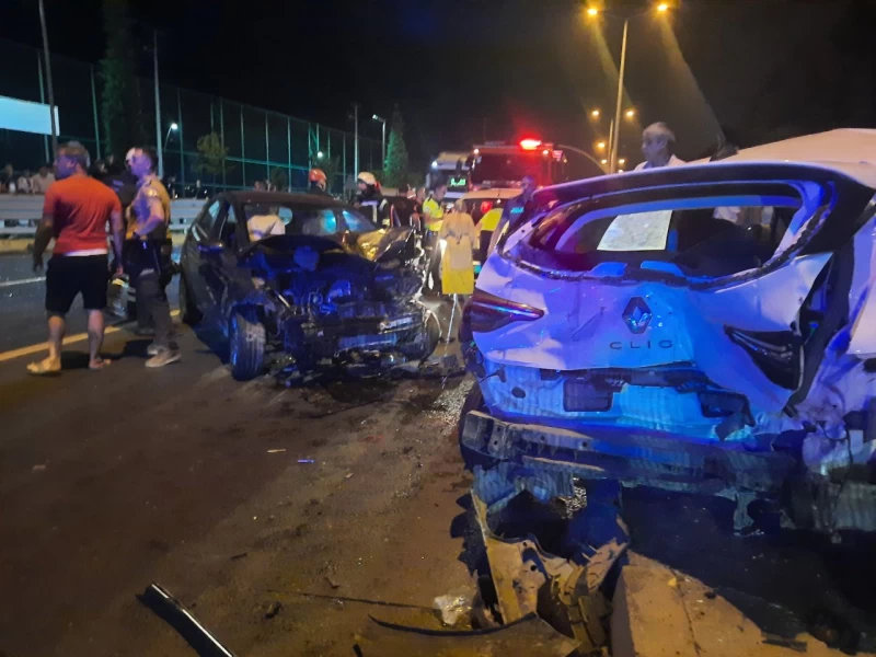 Kocaeli Haliderede Zincirleme Kaza 3 Yarali 2