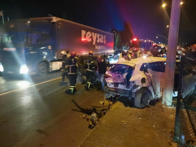 Kocaeli Halıdere’de Zincirleme Kaza: 3 Yaralı
