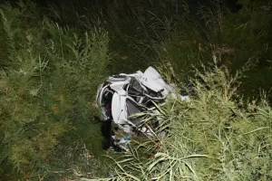 Köprü Bariyerlerini Aşan Otomobil Faciasında Genç Sürücü Hayatını Kaybetti