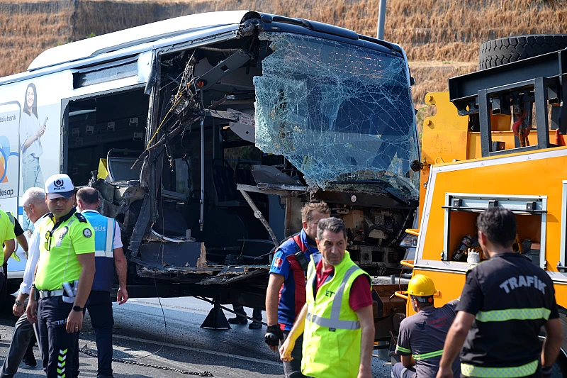 Kucukcekmecede Metrobus Kazasi 1 Olu 38 Yarali 1