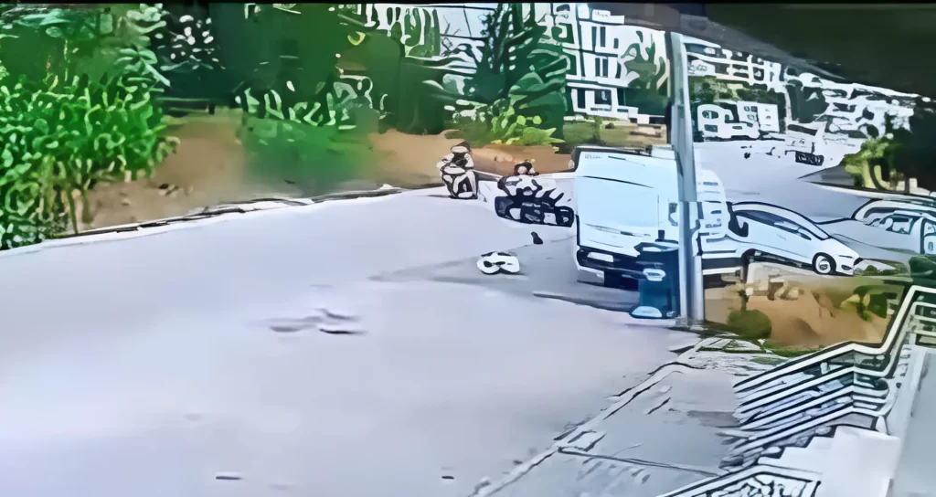 ATV ile motosikletin çarpıştığı görüntüler güvenlik kamerasında