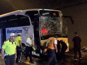 Kocaeli’de Trajedi: 4 Araçlı Zincirleme Kazada 15 Kişi Yaralandı