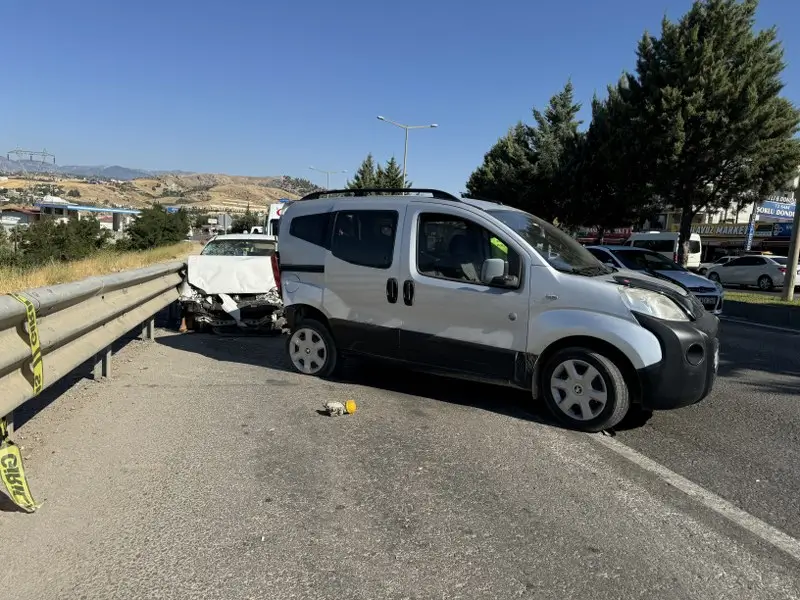 otomobilin carptigi bisiklet surucusu hayatini kaybetti 2 kisi yaralandi 1