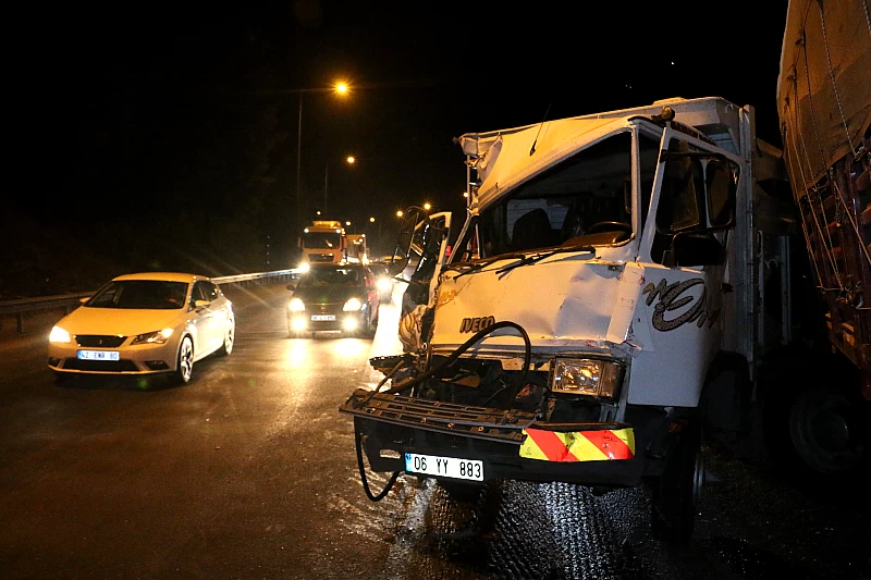 Adana Pozanti Otoyolunda Tuyler Urperten Kaza Geri Giden Tir Iki Araca Birden Carpti 2