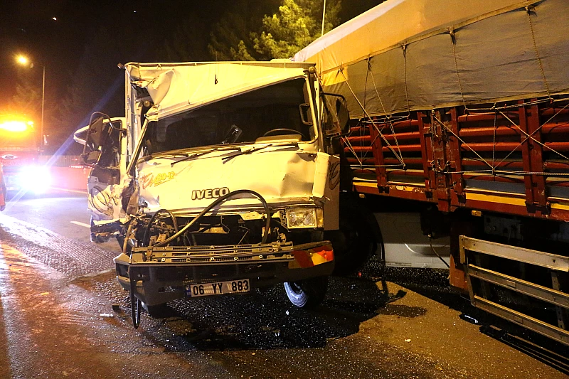 Adana Pozanti Otoyolunda Tuyler Urperten Kaza Geri Giden Tir Iki Araca Birden Carpti 5