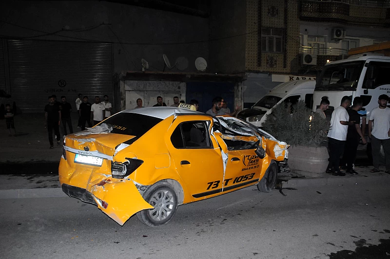 Sirnakta Zincirleme Kaza Freni Bosalan Tir Iki Aracta Maddi Hasara Yol Acti 2