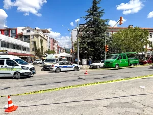 Uşak’ta Trafik Canavarı Can Aldı: 86 Yaşındaki Yaya, Tırın Altında Kaldı